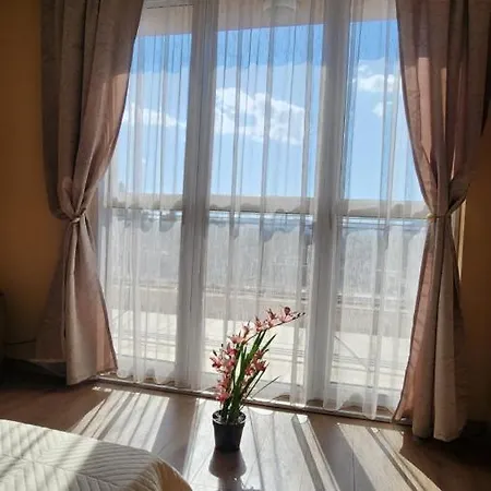 Budget Overnight- Struma Highway *